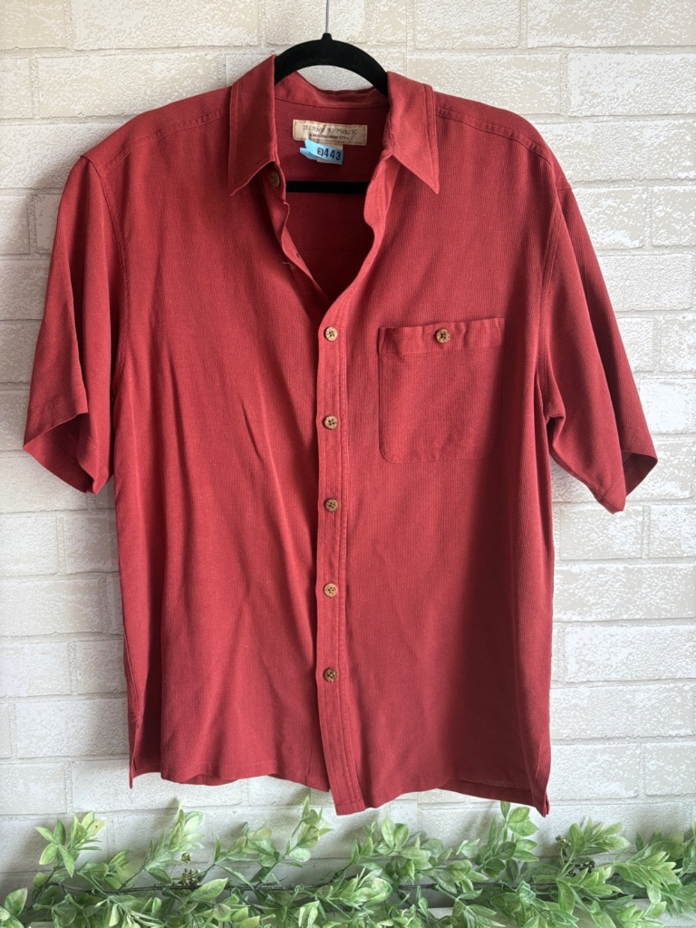 Island Republic Men's Short Sleeve Button-Down Shirt - Rust large silk